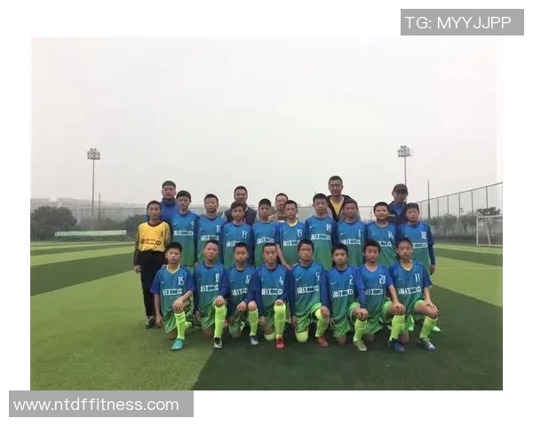 西安足球队的拼搏历程与精英赛背后的感人故事